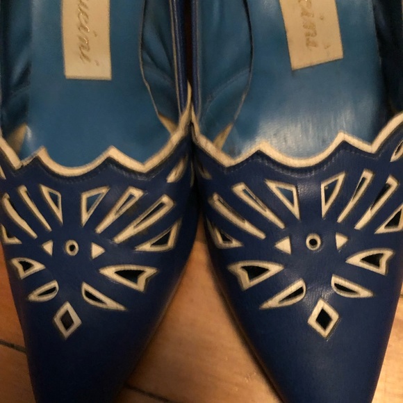 Blue Vintage Small Heel Shoe with Detail - Picture 5 of 5